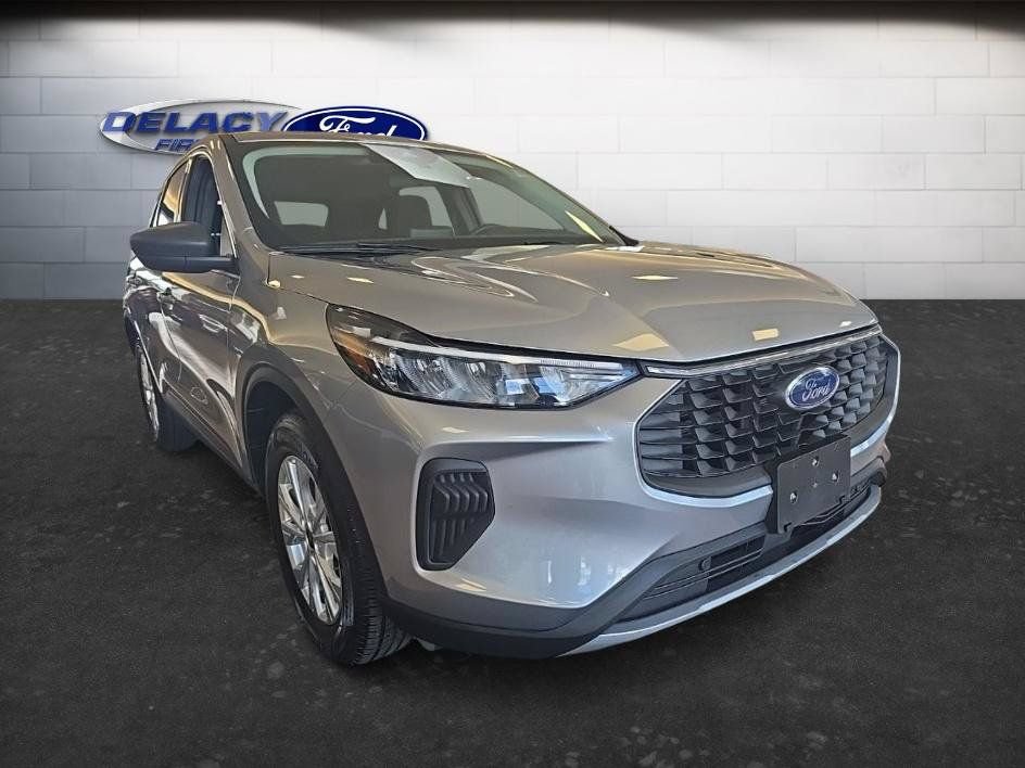 Used 2023 Ford Escape Active AWD/4WD image 9