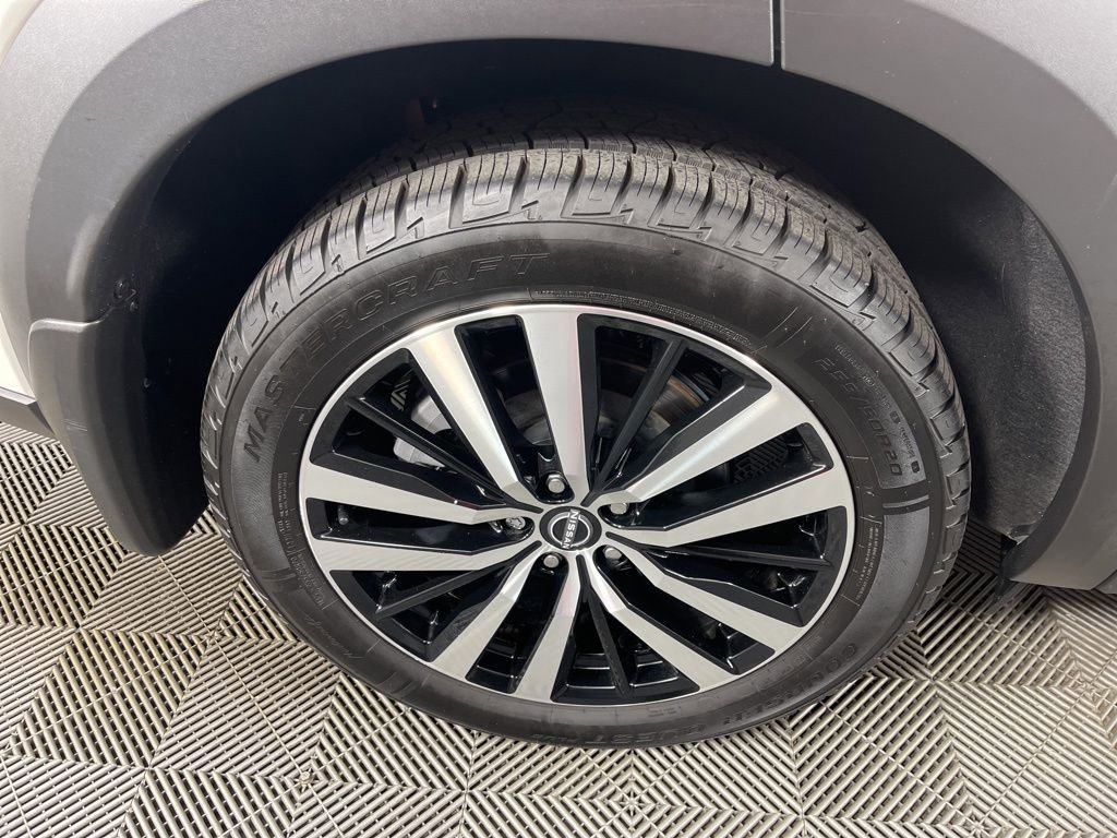 Used 2024 Nissan Pathfinder Platinum w/ Cargo Package image 14