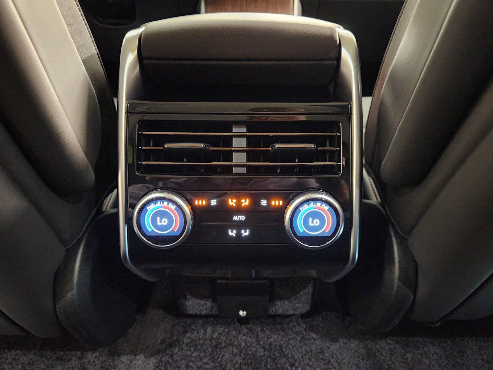 New 2026 Land Rover Range Rover SE AWD/4WD image 29