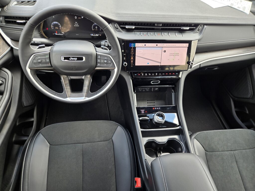 New 2027 Jeep Grand Cherokee Altitude AWD/4WD image 11