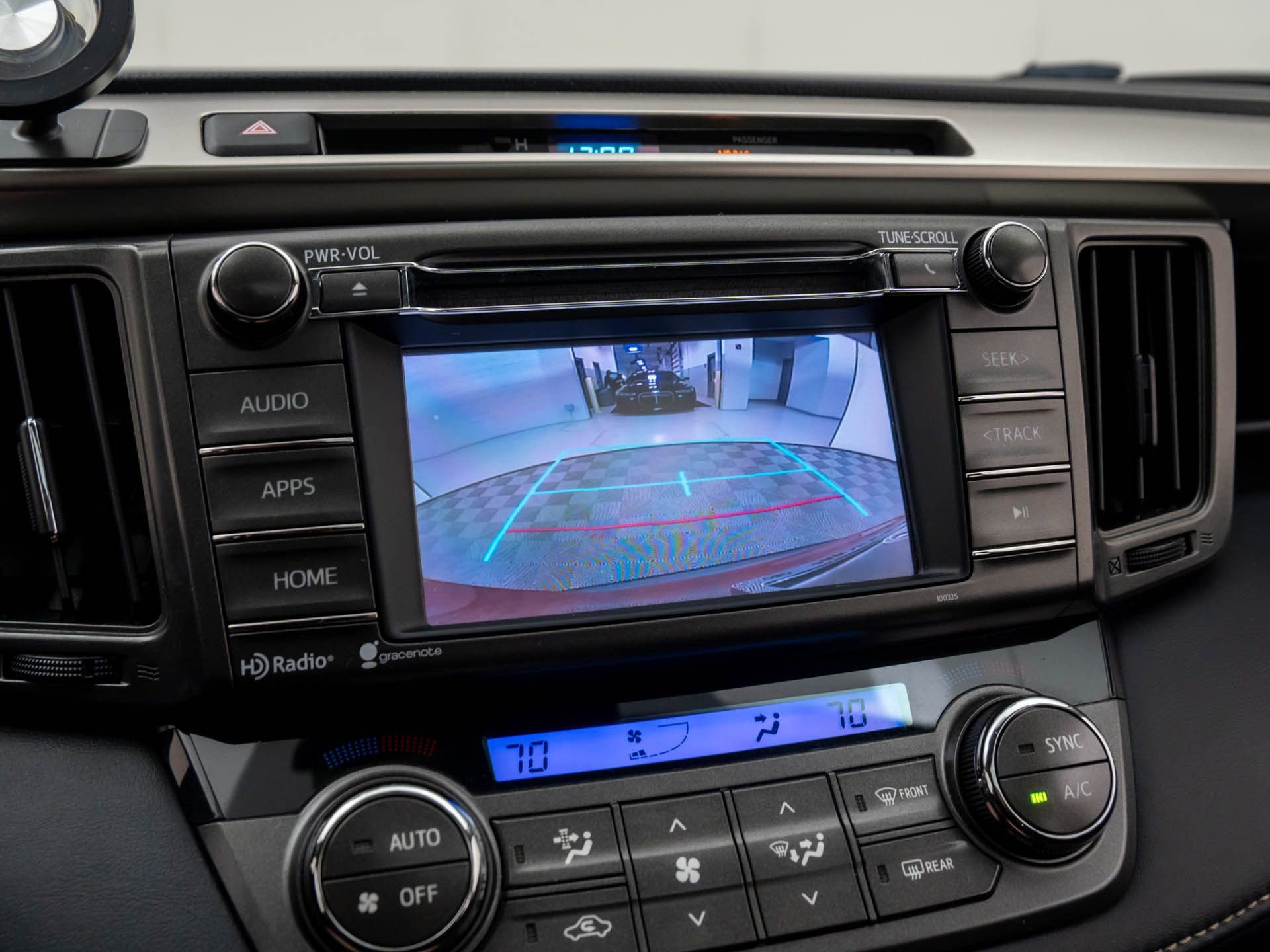 Used 2015 Toyota RAV4 XLE image 23