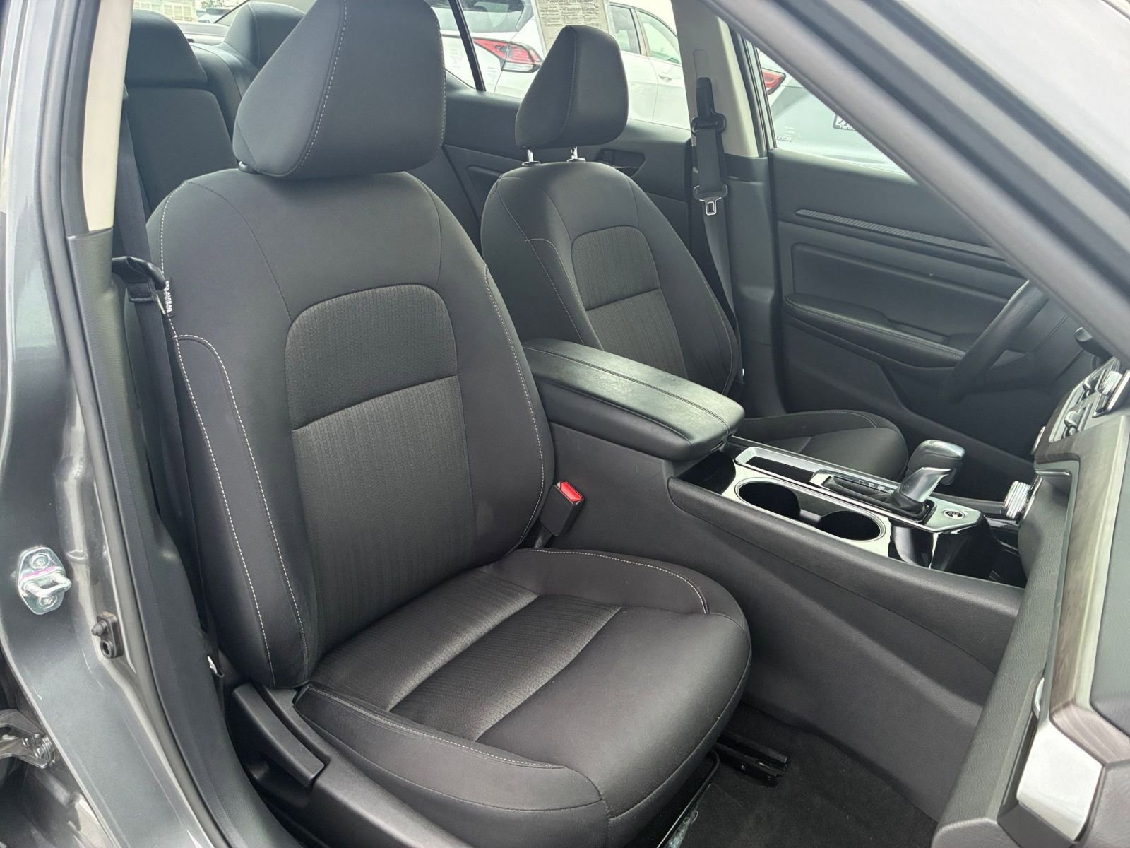 Used 2024 Nissan Altima 2.5 SV FWD image 36