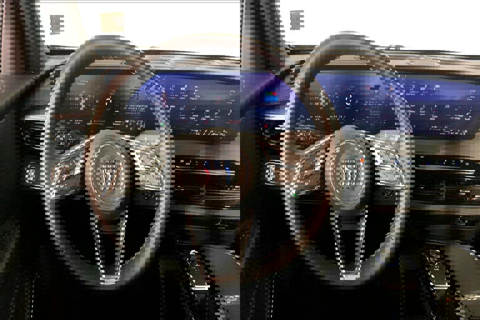 Used 2025 Buick Enclave Preferred AWD/4WD image 5