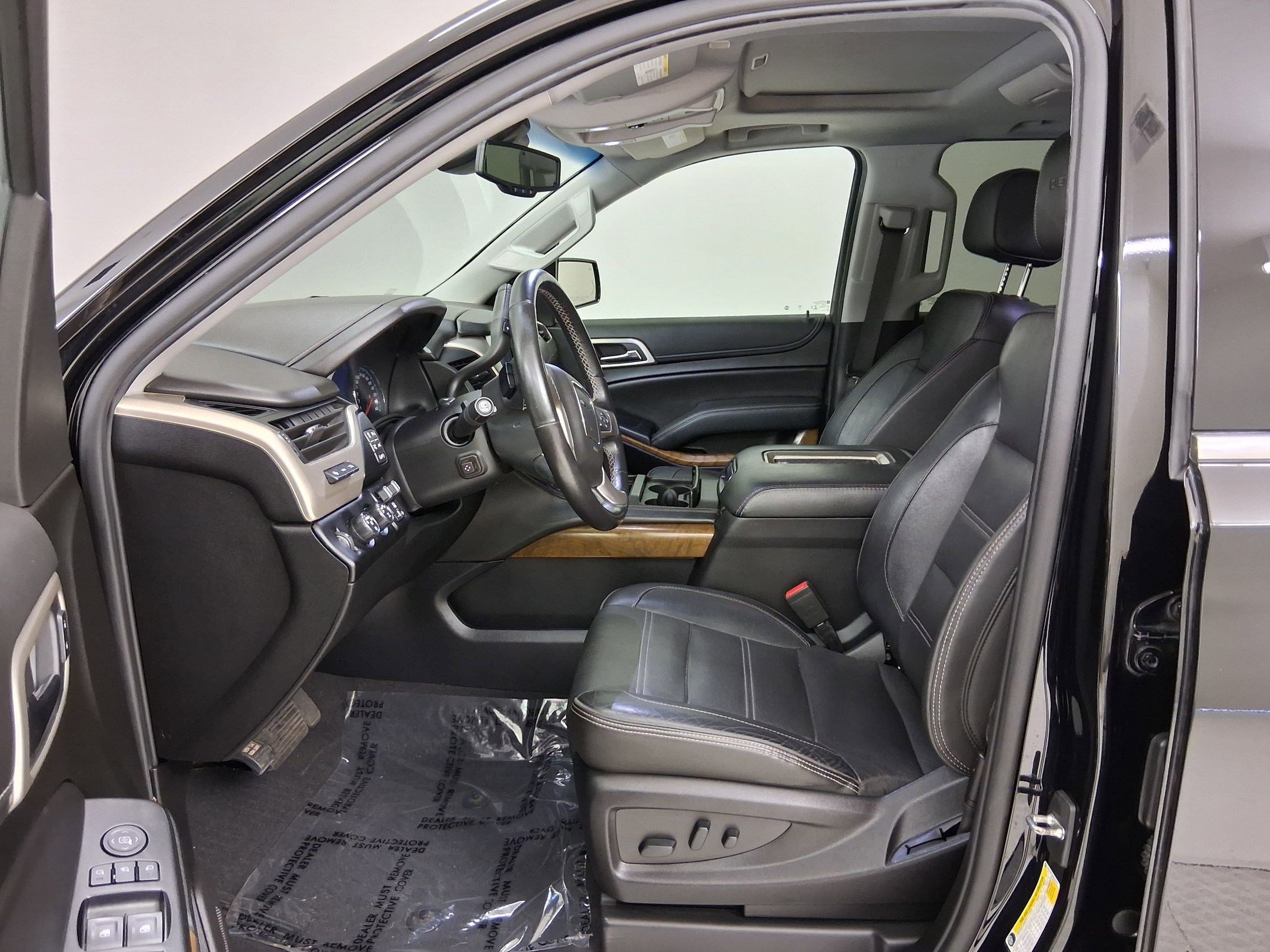 Used 2019 GMC Yukon XL Denali w/ Denali Ultimate Package image 3