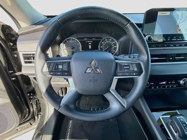Used 2024 Mitsubishi Outlander SE FWD image 11