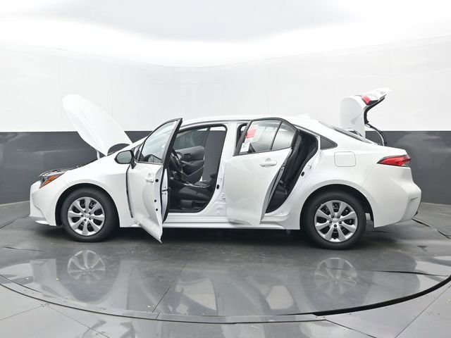 New 2026 Toyota Corolla LE FWD image 31