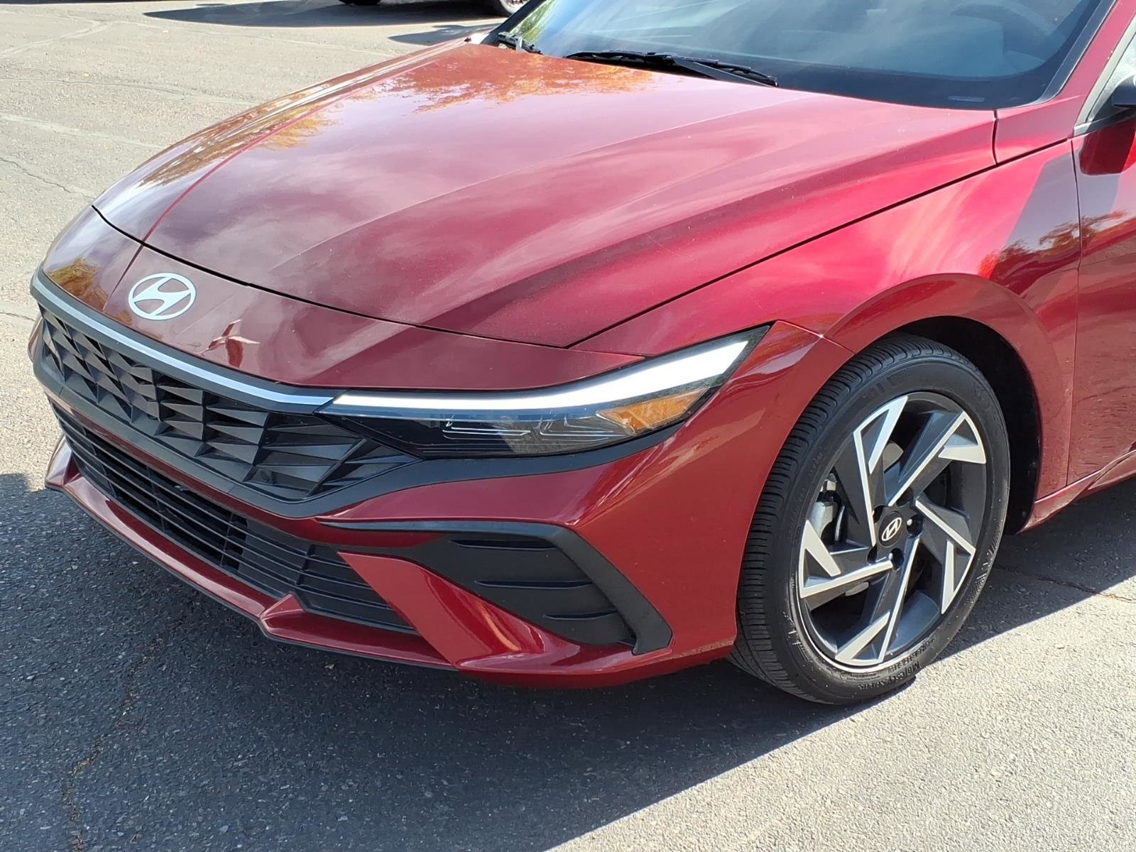 Certified 2025 Hyundai Elantra Sport image 8