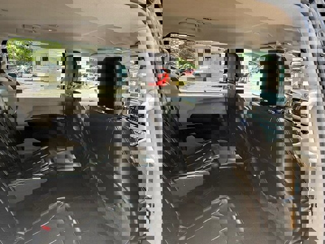 Used 2020 Chrysler Voyager Lxi image 17