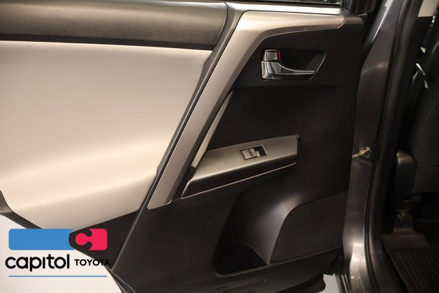 Used 2018 Toyota RAV4 XLE AWD/4WD image 26