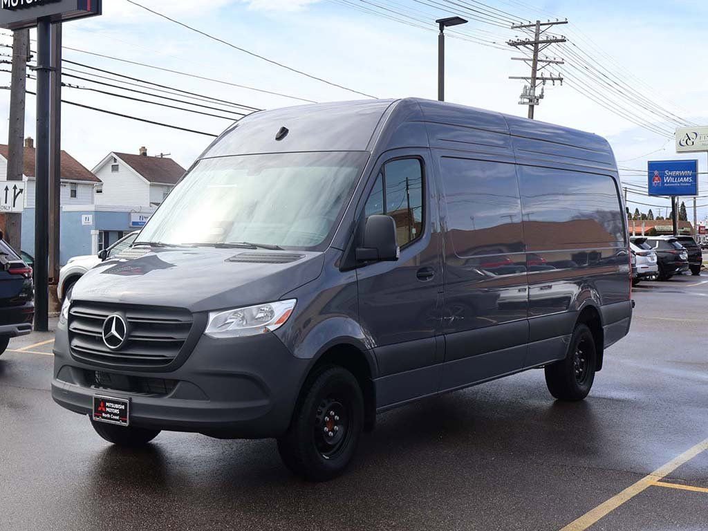 Used 2025 Mercedes-Benz Sprinter 3500 image 6