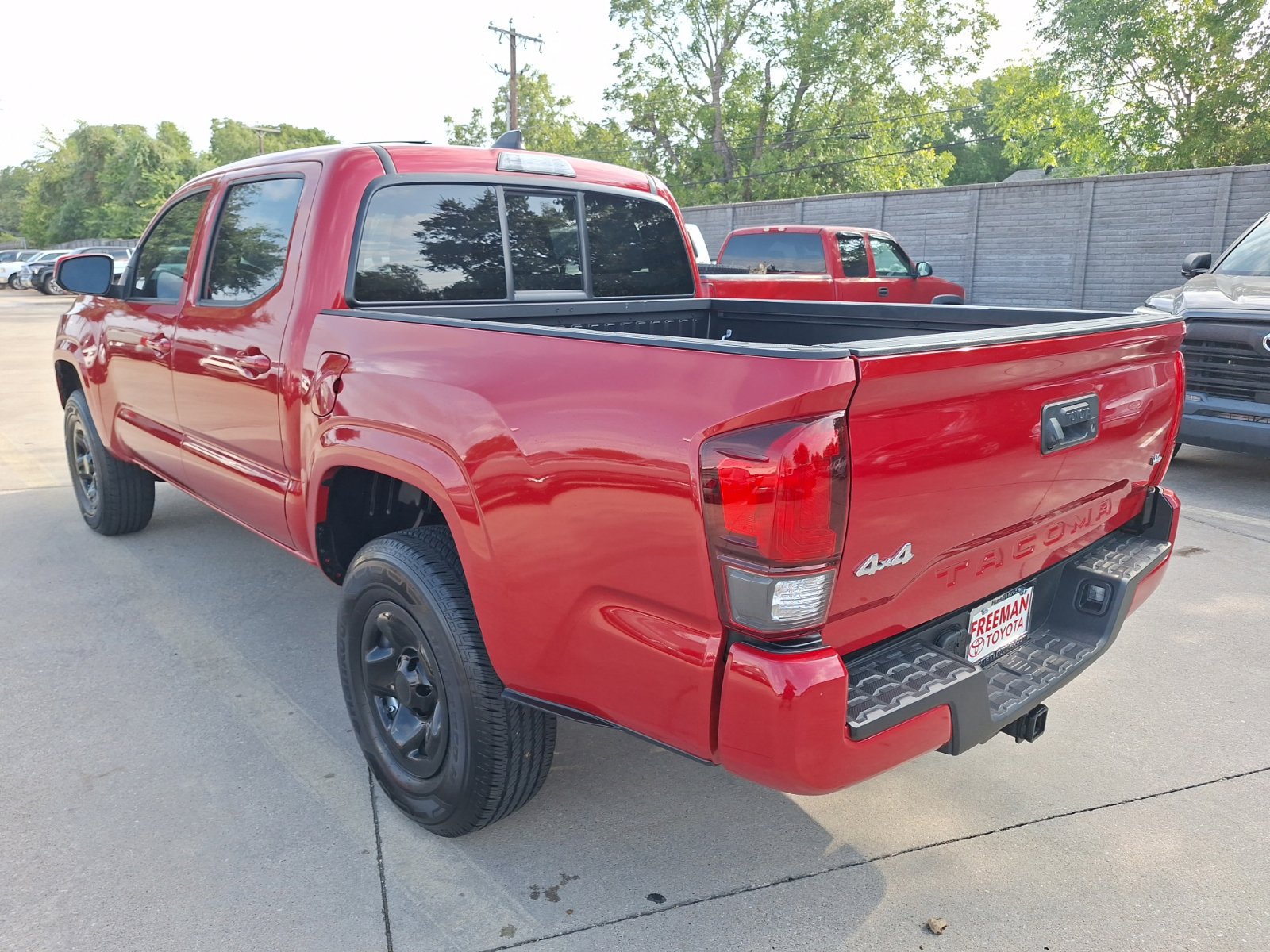 Used 2020 Toyota Tacoma SR AWD/4WD image 4