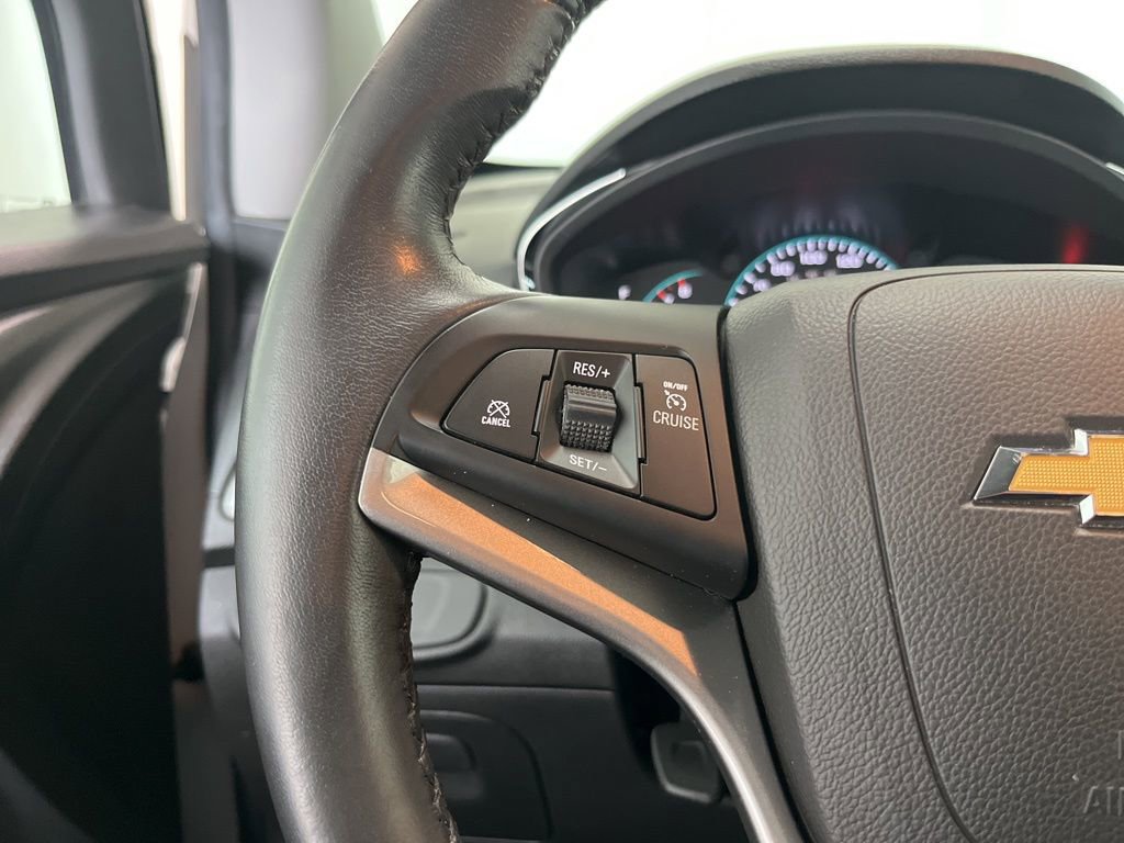 Used 2022 Chevrolet Trax LT w/ Driver Confidence Package image 6