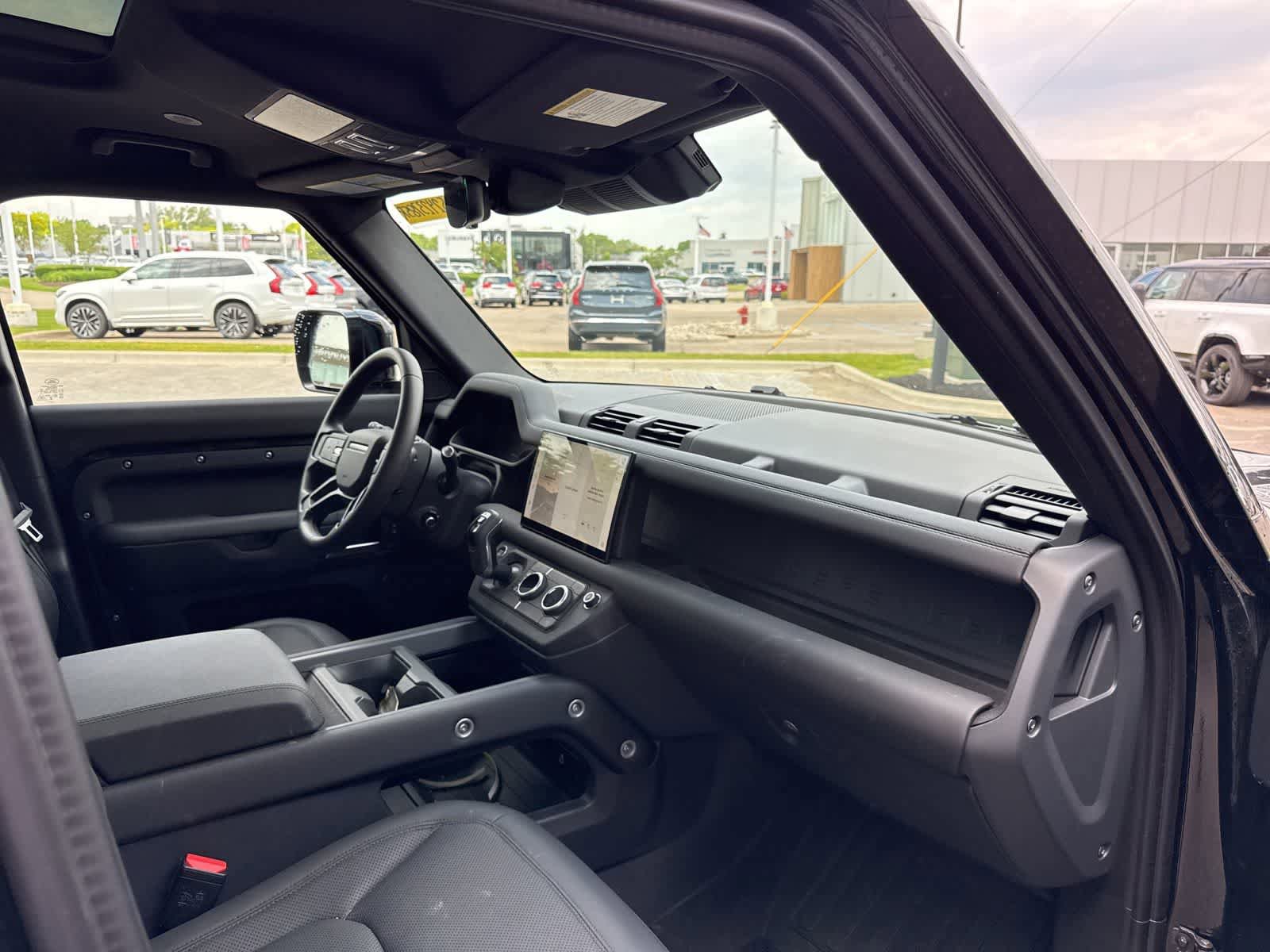 Used 2025 Land Rover Defender 110 S AWD/4WD image 13