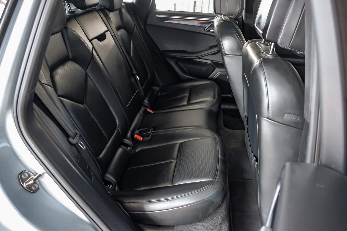 Used 2018 Porsche Macan Sport Edition image 33