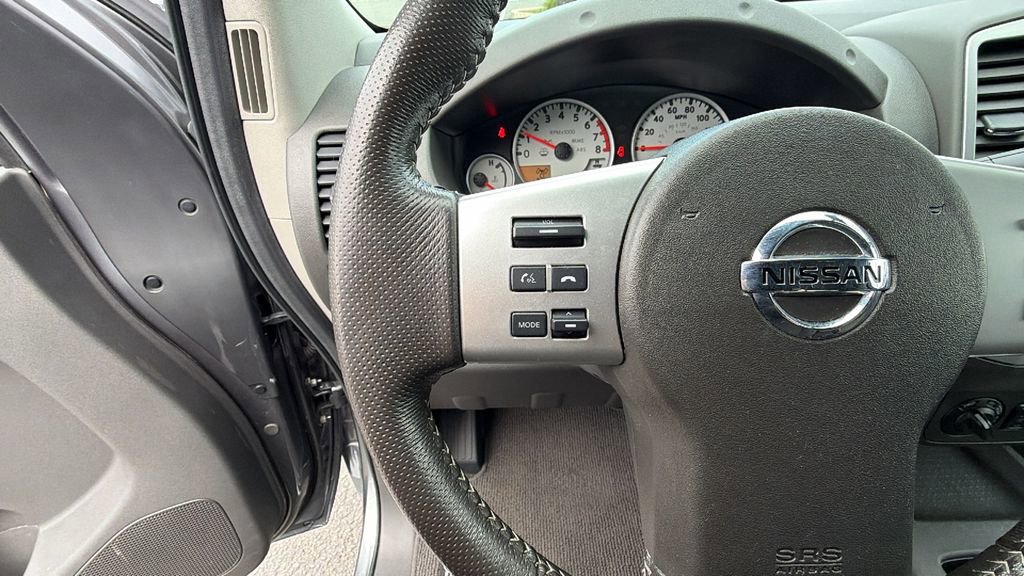 Used 2016 Nissan Frontier PRO-4X image 25