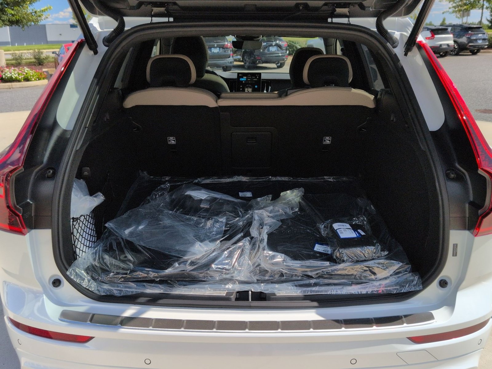 New 2026 Volvo XC60 T8 Plus w/ Protection Package Premier AWD/4WD image 34