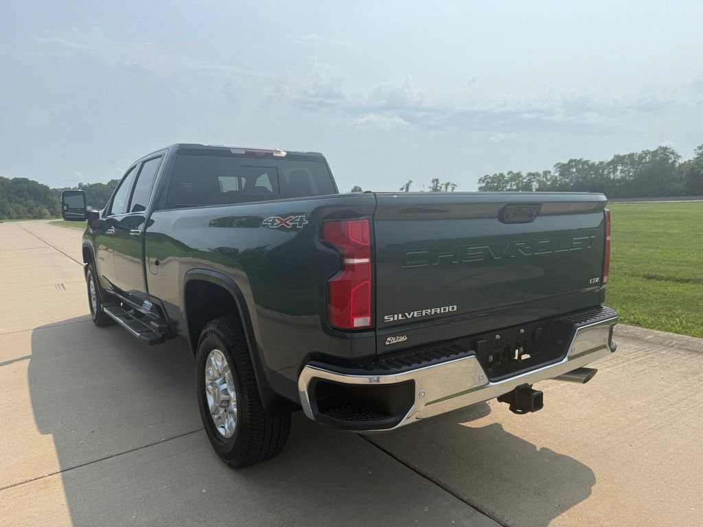 Used 2026 Chevrolet Silverado 2500 LTZ w/ LTZ Premium Package AWD/4WD image 8