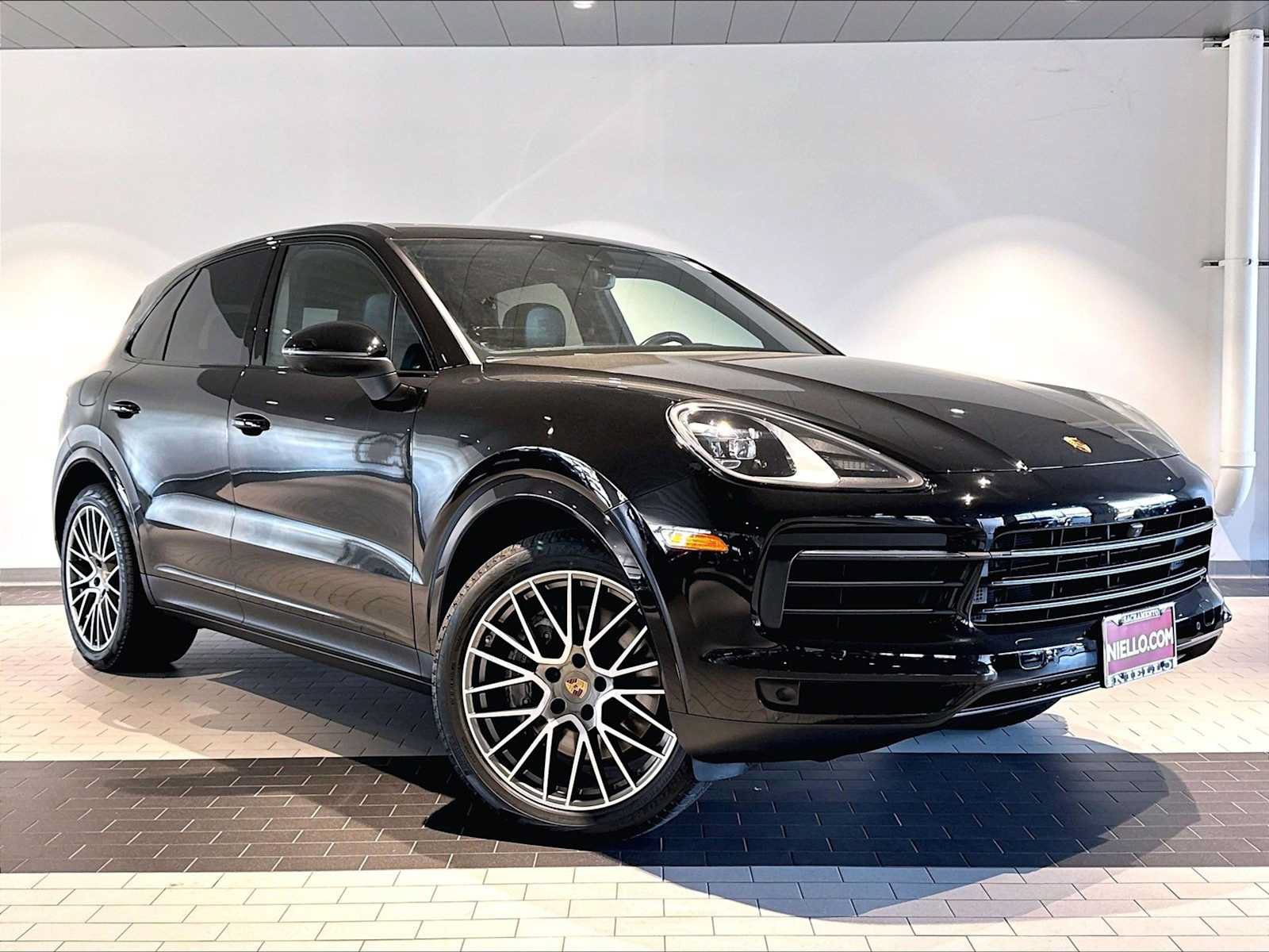 Used 2023 Porsche Cayenne Platinum Edition AWD/4WD image 12