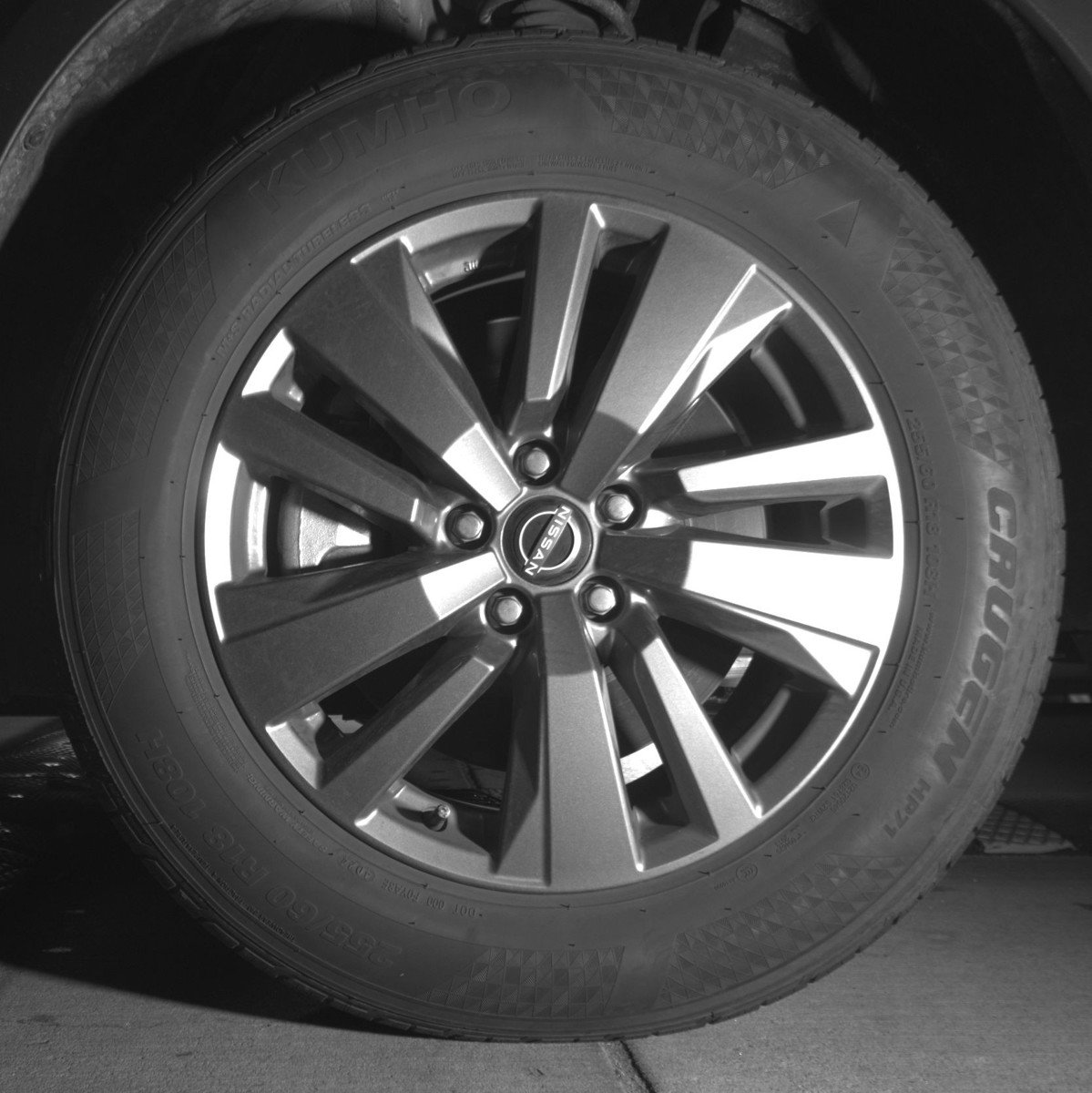 Used 2025 Nissan Pathfinder SV image 12