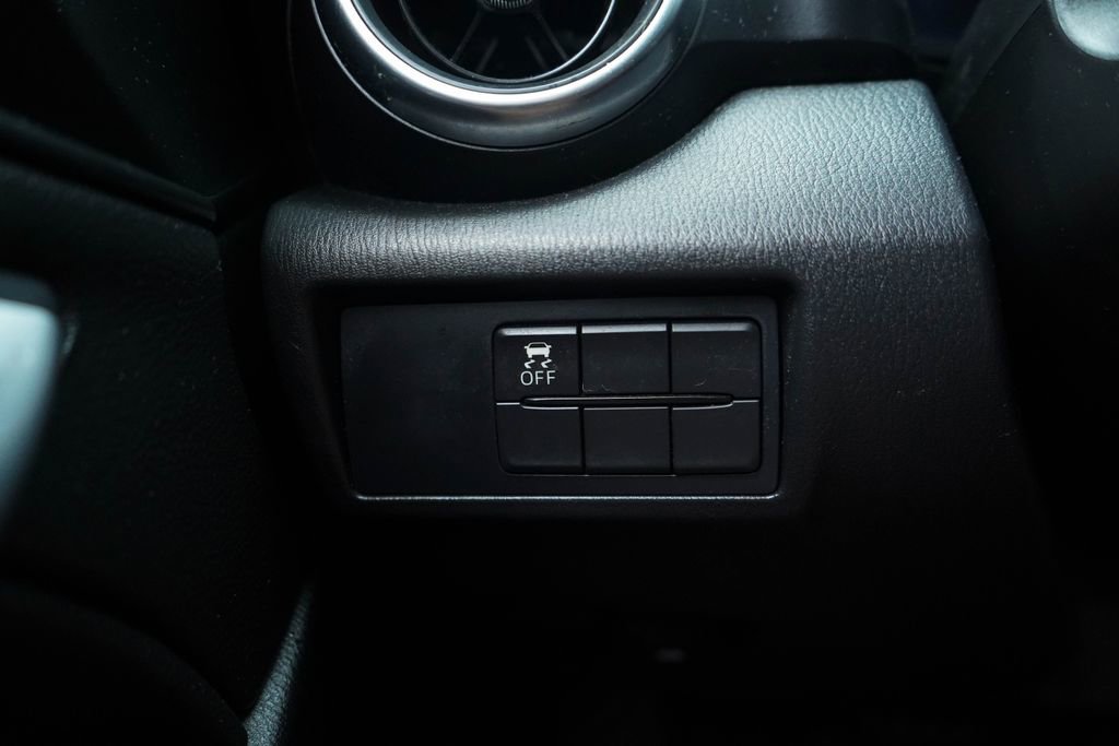 Used 2019 FIAT 124 Spider Abarth w/ Navigation & Sound Group image 26