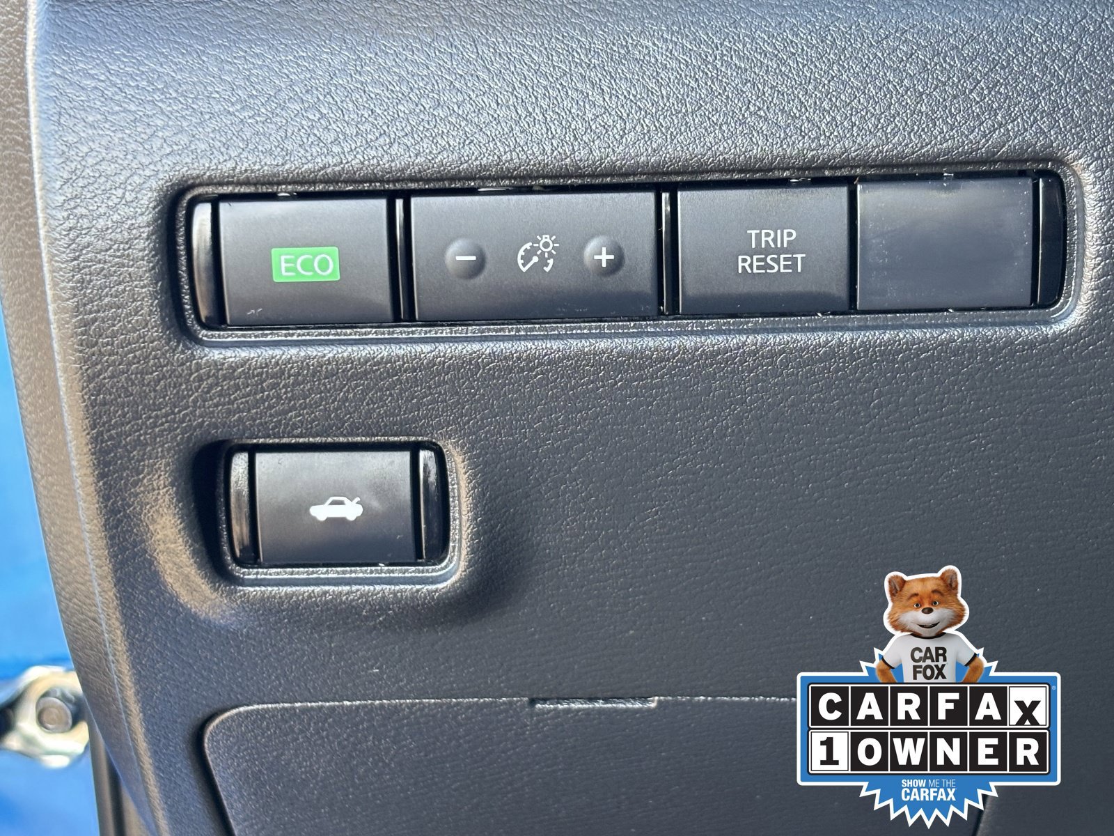 Certified 2025 Nissan Sentra SV FWD image 32