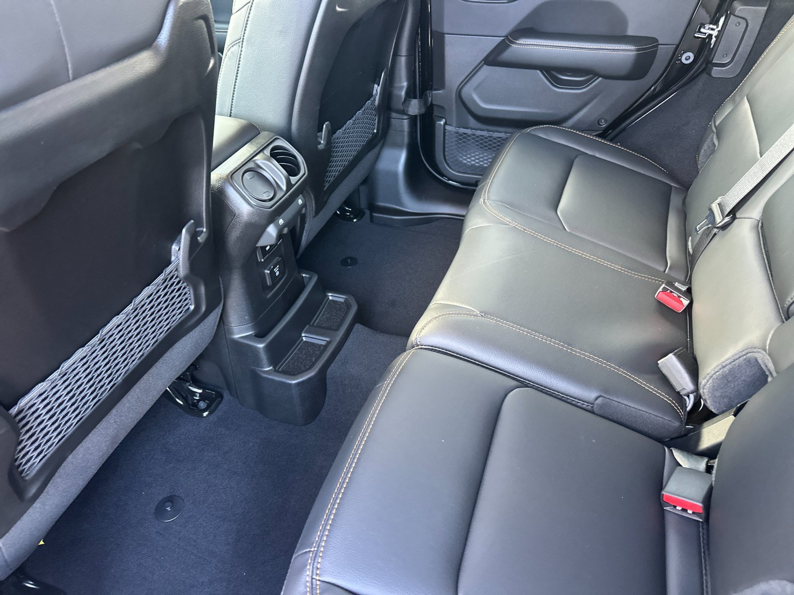 New 2027 Jeep Wrangler Unlimited Sahara AWD/4WD image 12