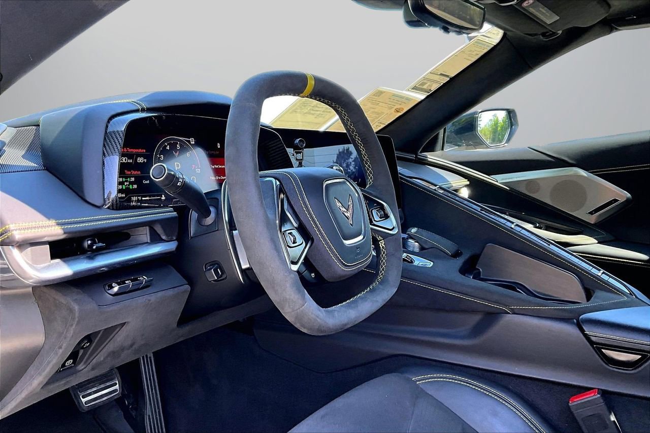 Used 2023 Chevrolet Corvette Stingray Premium Conv w/ Z51 Performance Package RWD image 18
