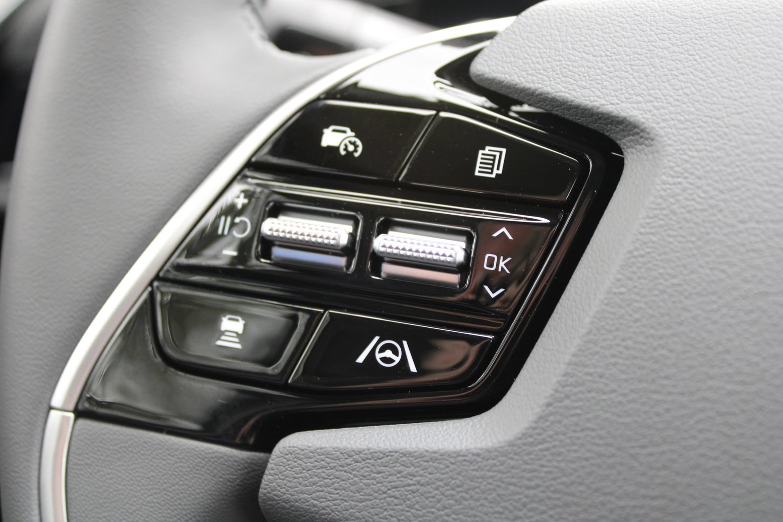 New 2026 Kia Niro EX FWD image 26
