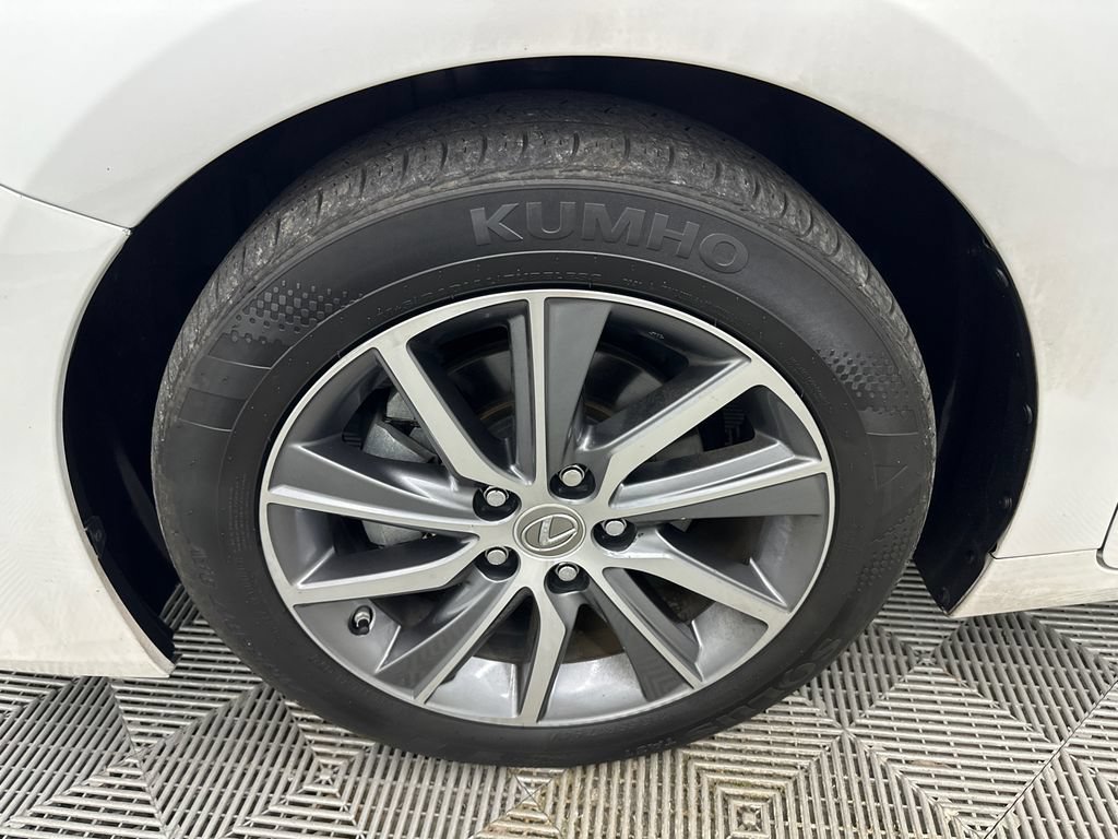 Used 2018 Lexus ES 300h w/ Luxury Package FWD image 13