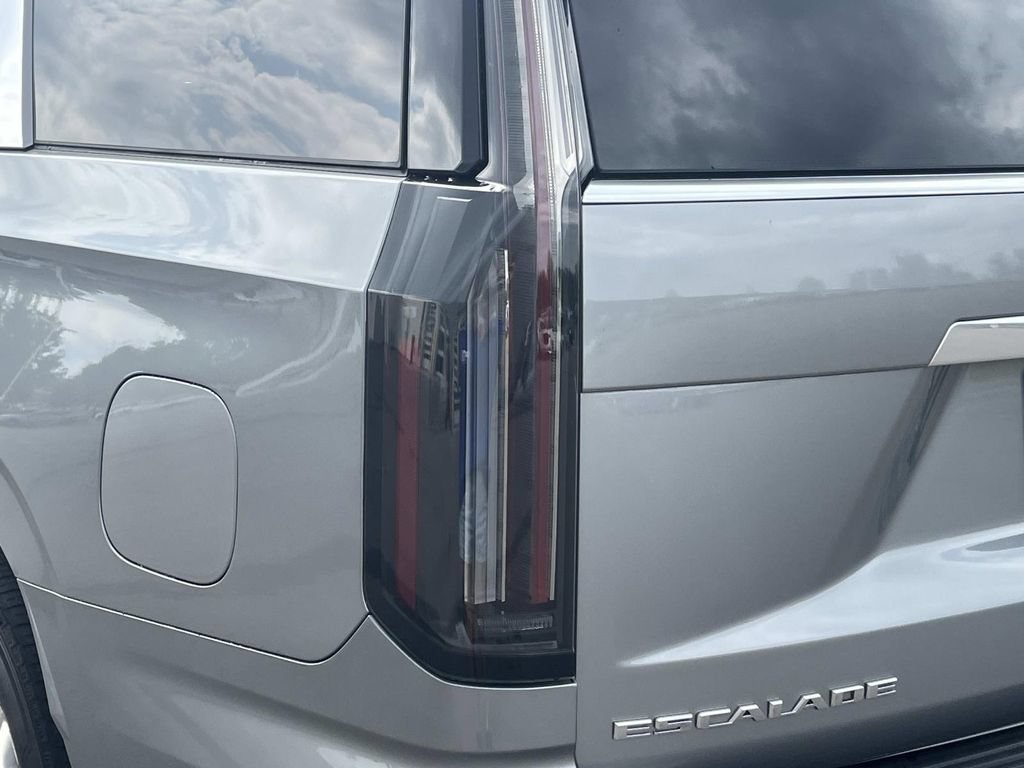 Certified 2025 Cadillac Escalade Premium Luxury w/ Touring Package AWD/4WD image 11