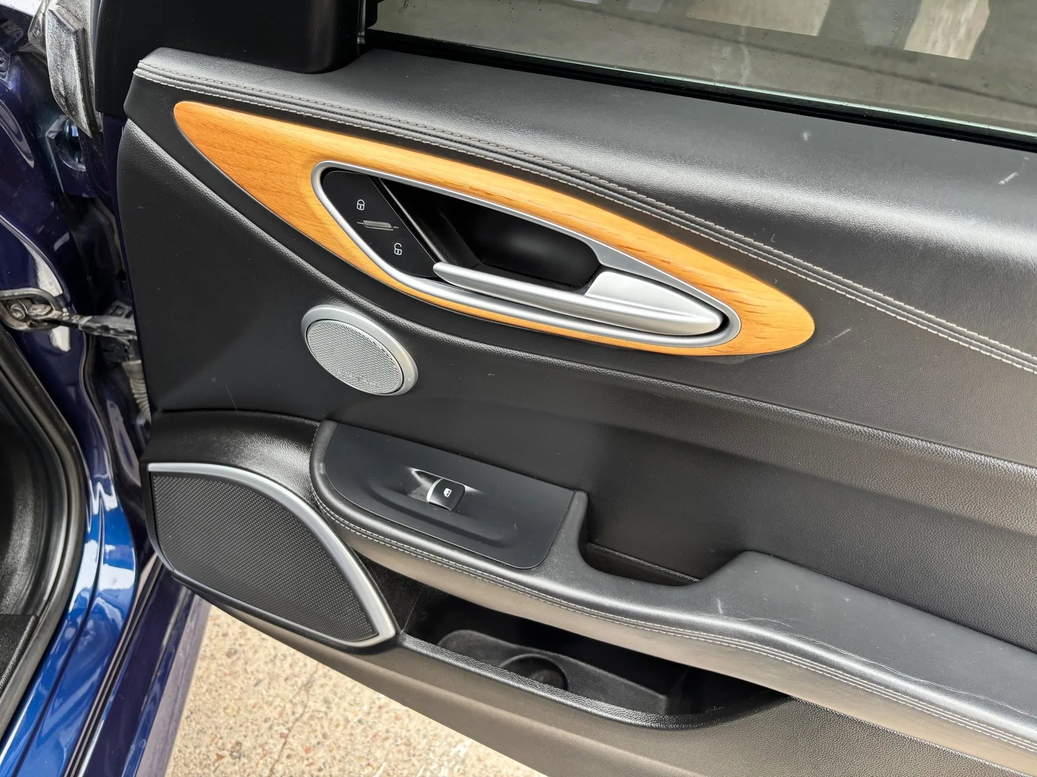 Used 2017 Alfa Romeo Giulia Ti w/ TI Lusso Light Wood Package AWD/4WD image 24