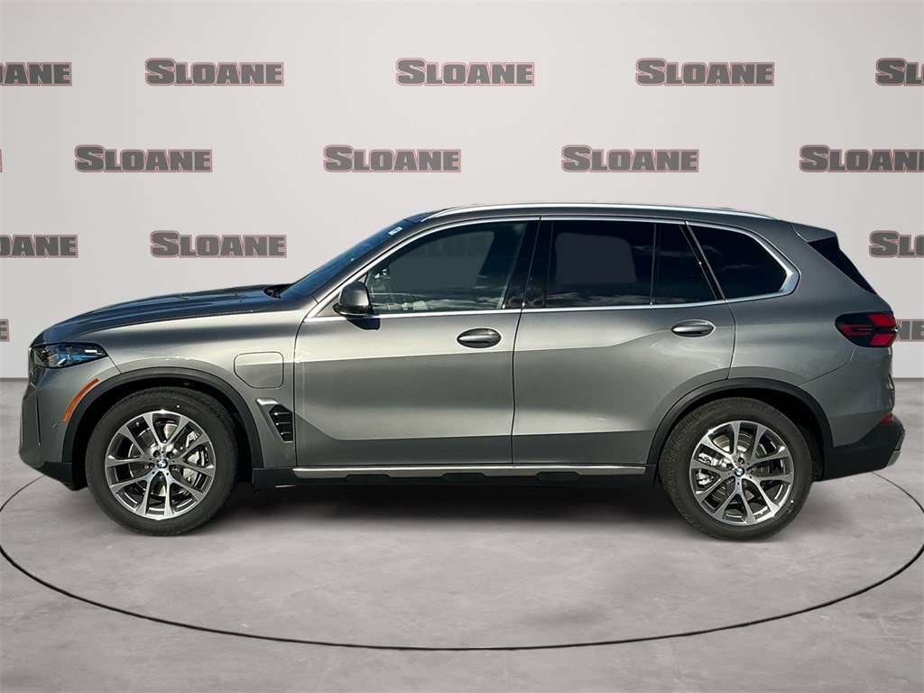 New 2026 BMW X5 xDrive50e image 2