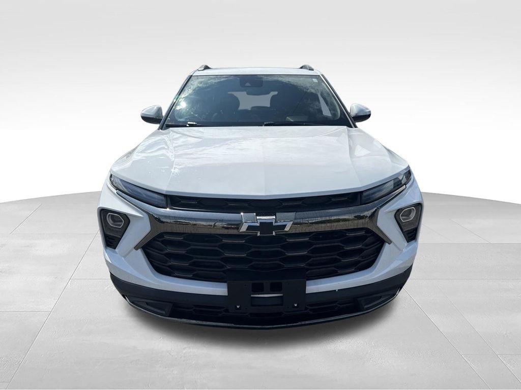 Used 2024 Chevrolet TrailBlazer ACTIV w/ Driver Confidence Package FWD image 3