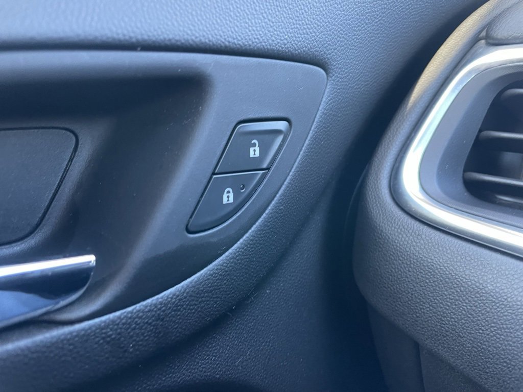 Used 2024 Chevrolet Equinox LT image 24