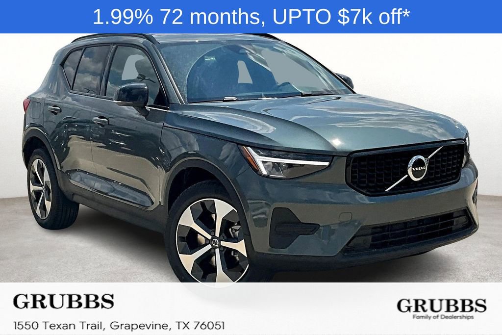 New 2026 Volvo XC40 B4 Core w/ Climate Package