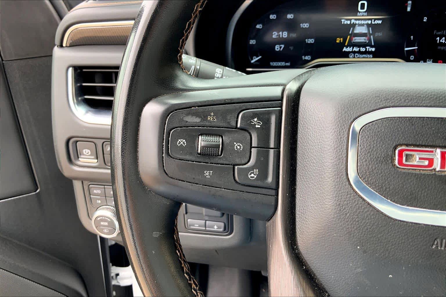Used 2024 GMC Yukon XL AT4 w/ AT4 Premium Plus Package AWD/4WD image 24
