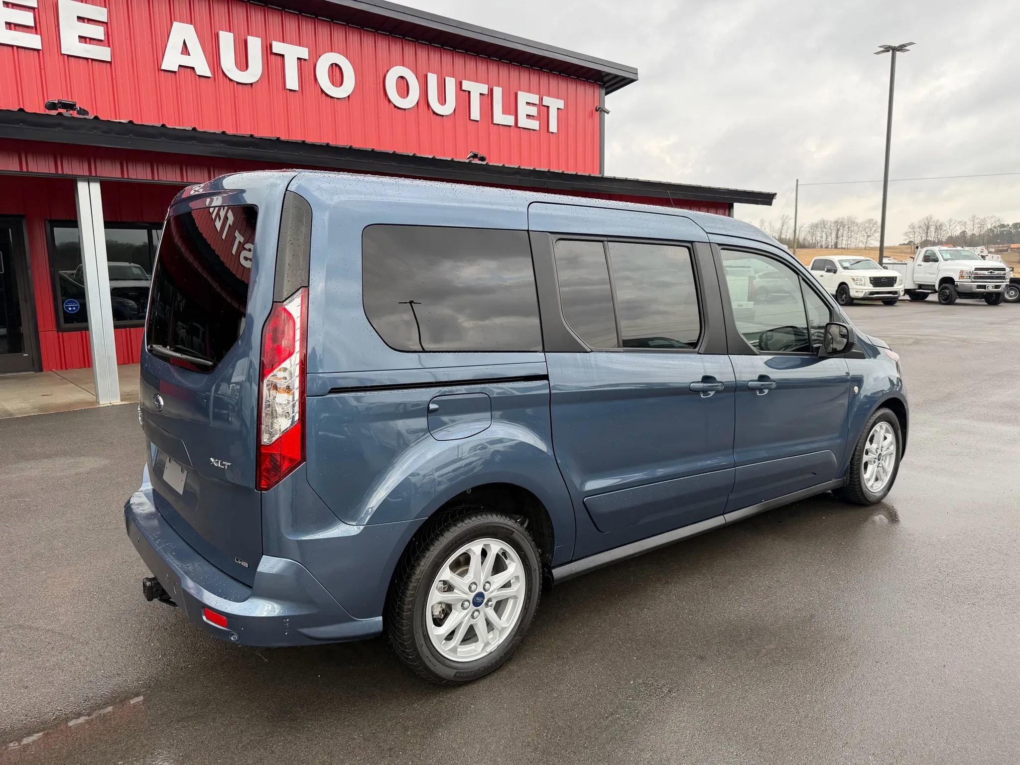 Used 2022 Ford Transit Connect XLT FWD image 4