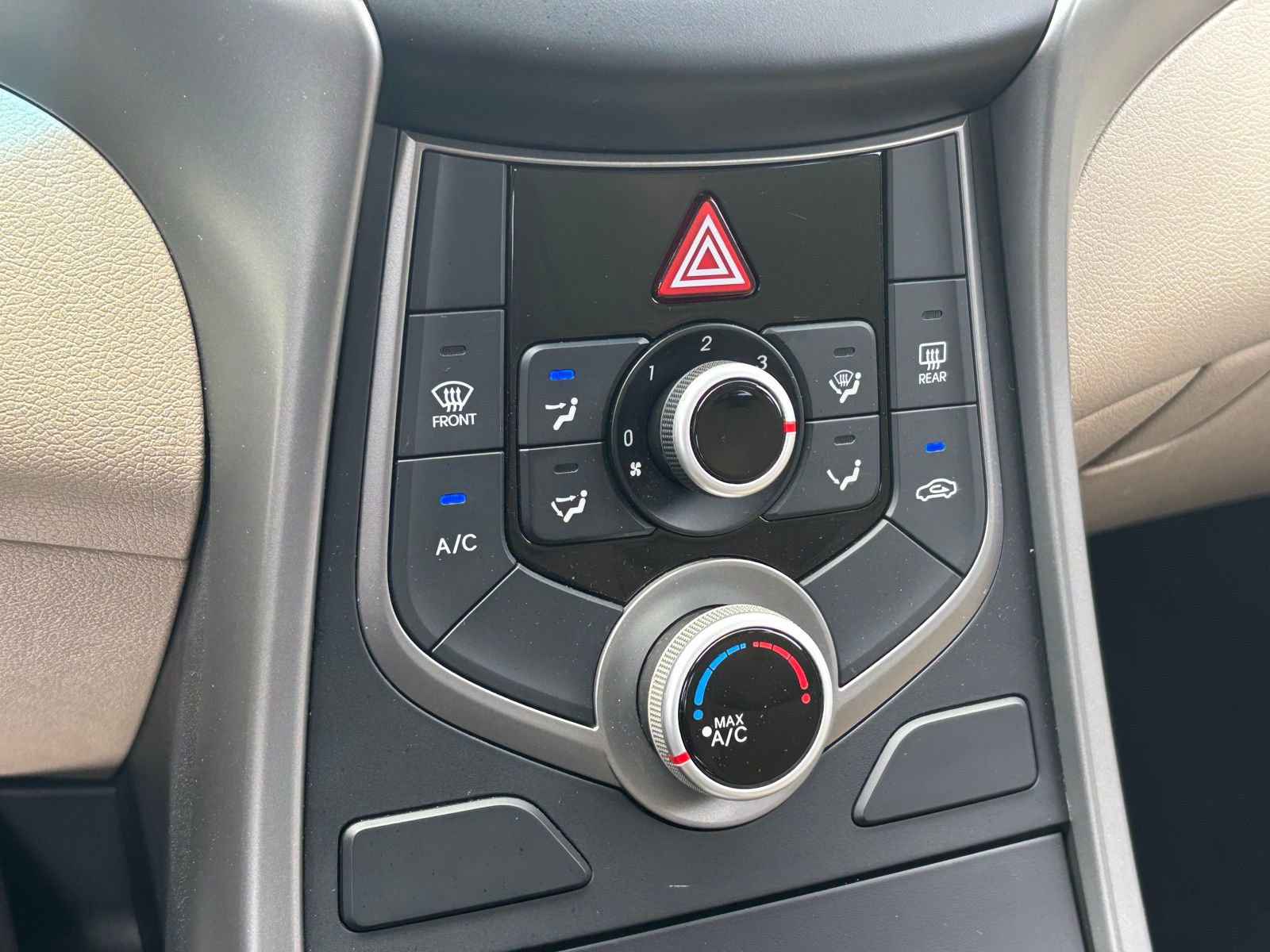 Used 2016 Hyundai Elantra SE FWD image 21