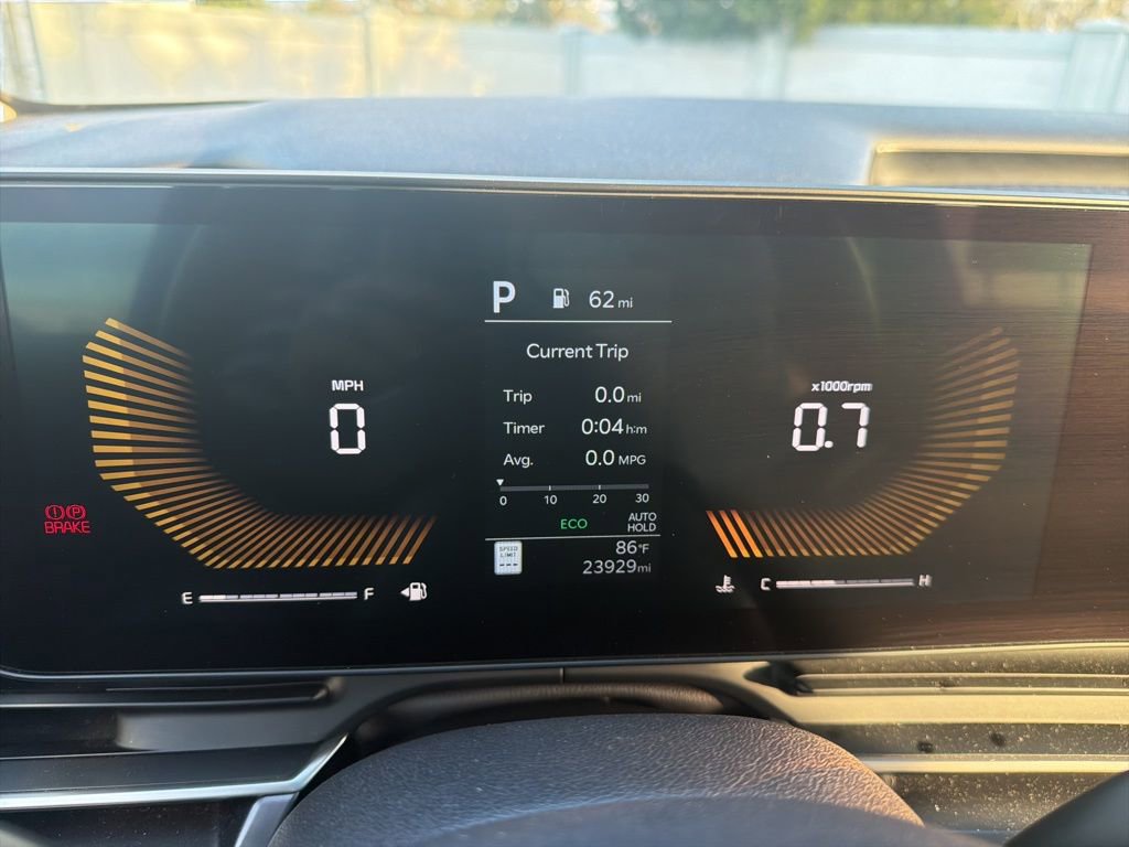 Used 2025 Kia Carnival image 25