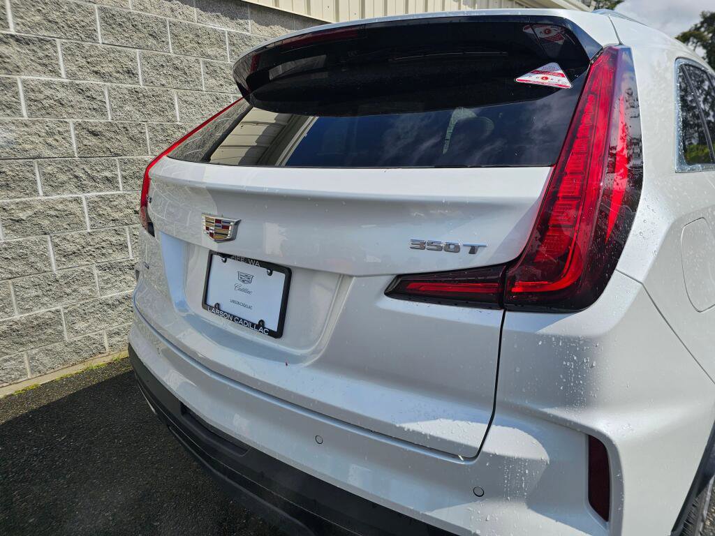 Used 2024 Cadillac XT4 Premium Luxury image 16