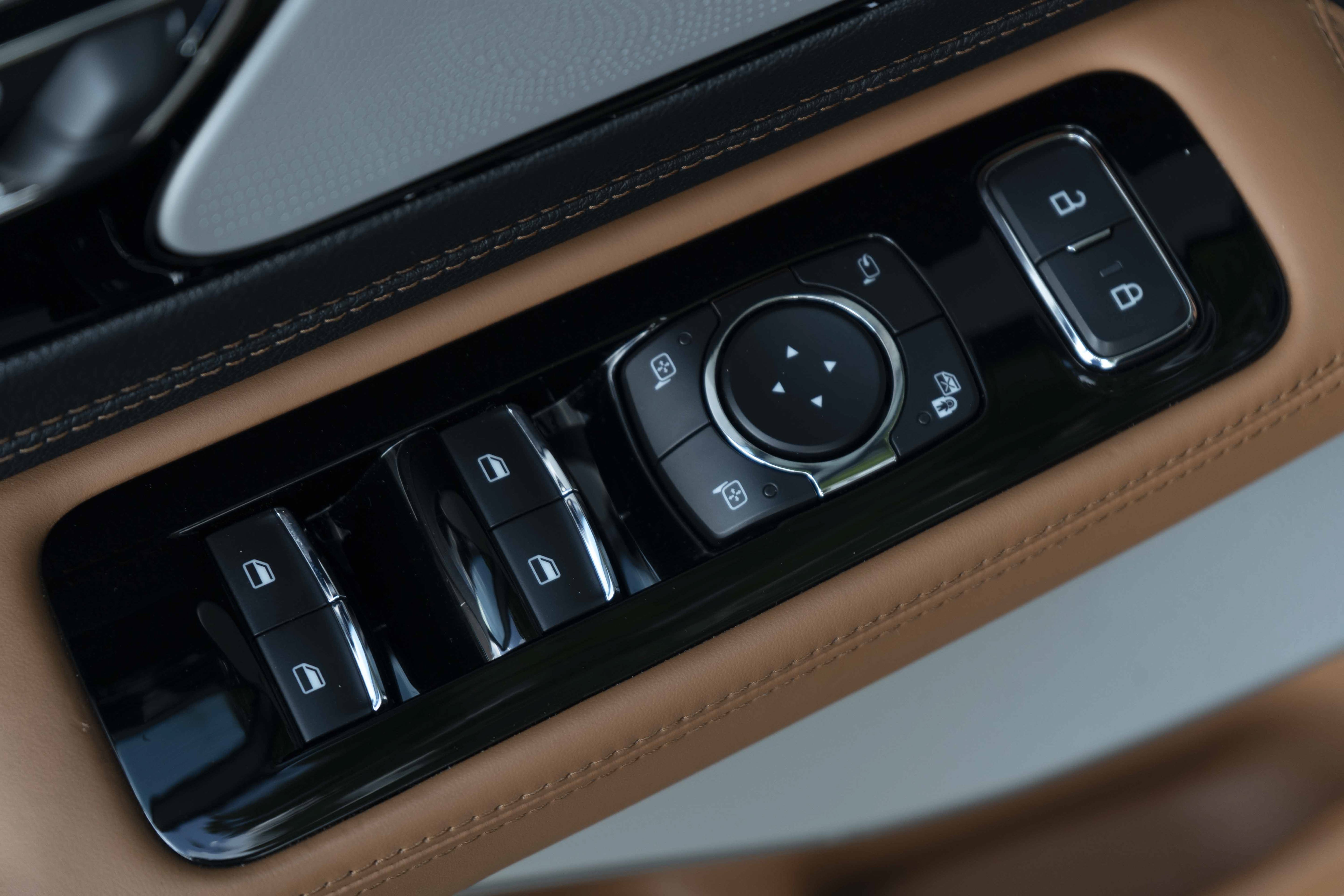Used 2025 Lincoln Aviator Black Label AWD/4WD image 37