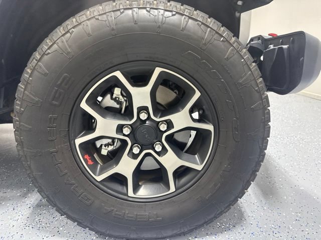 Used 2018 Jeep Wrangler Unlimited Rubicon w/ Dual Top Group AWD/4WD image 4