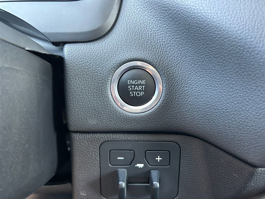 Used 2024 Toyota Tundra Limited image 36