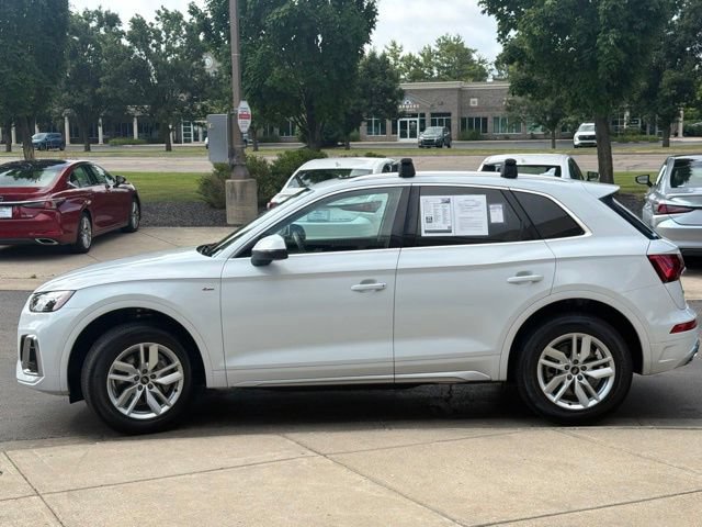 Used 2023 Audi Q5 2.0T Premium w/ Convenience Package AWD/4WD image 4