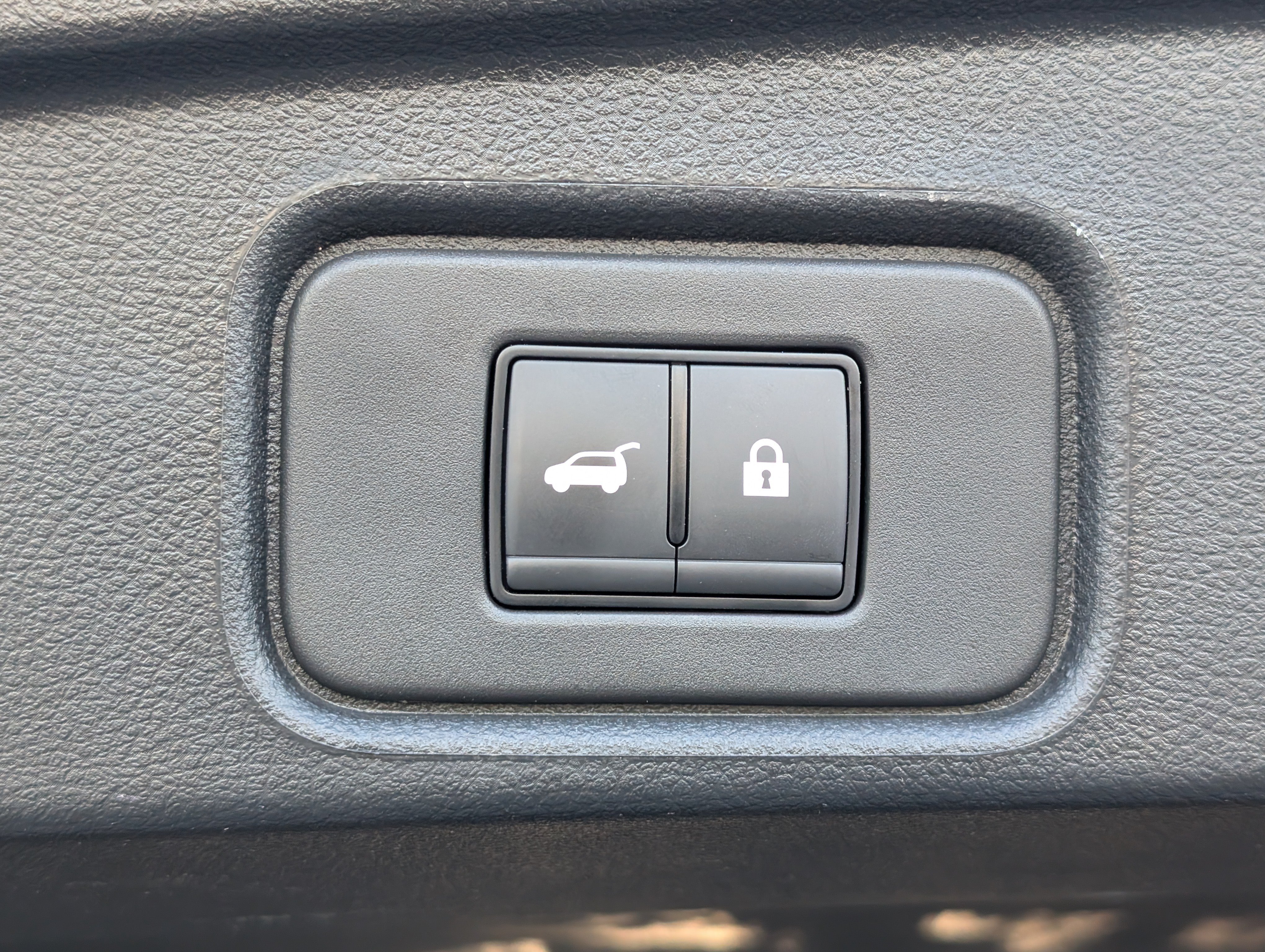 Used 2025 Nissan Pathfinder Platinum w/ Cargo Package FWD image 21