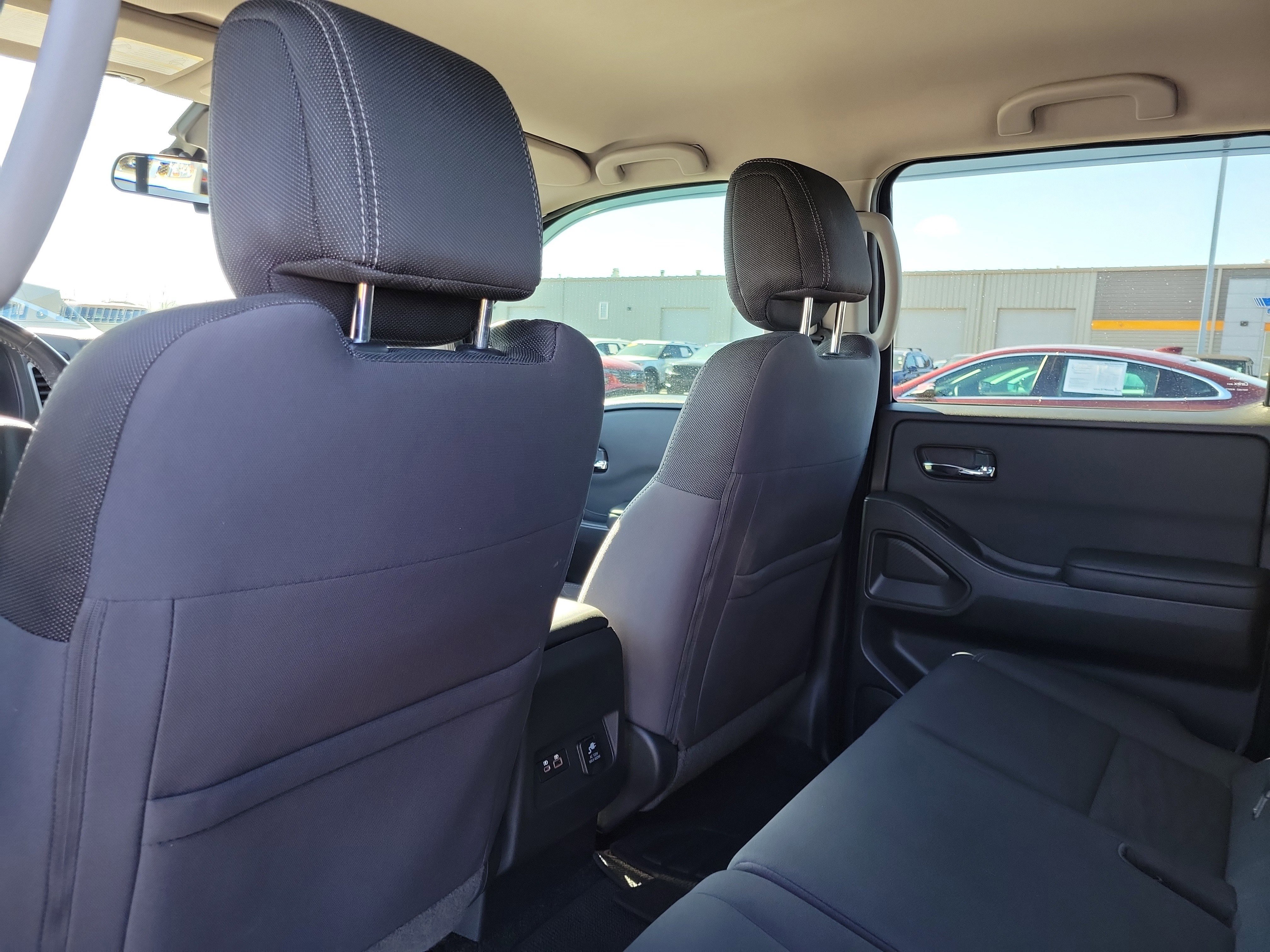 Certified 2022 Nissan Frontier SV w/ Technology Package image 14