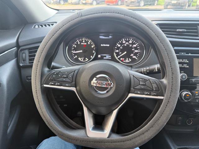 Used 2017 Nissan Rogue S image 21