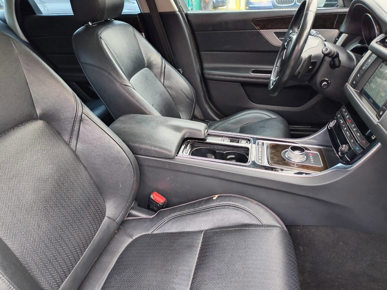 Used 2016 Jaguar XF Prestige AWD/4WD image 48