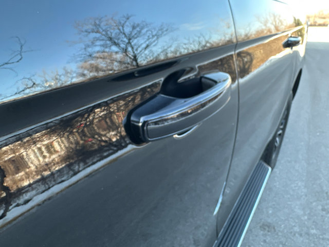 Used 2023 Ford Expedition Max XLT image 12