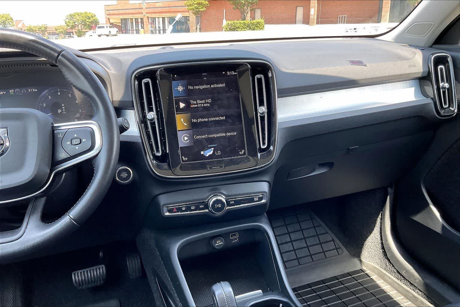 Used 2021 Volvo XC40 T5 Momentum w/ Climate Package AWD/4WD image 14